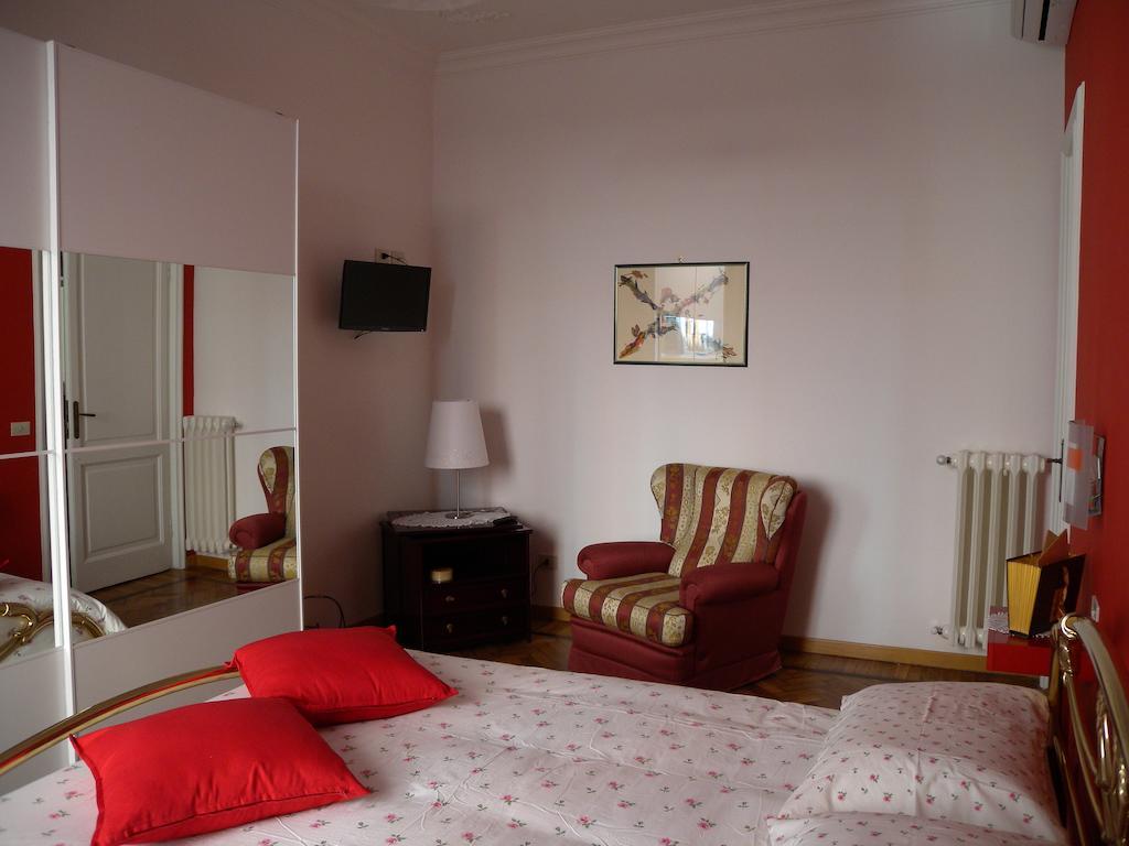 Tra Santi E Poeti Apartamento *